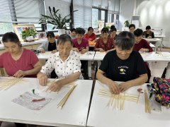 “艾草端午，邻里和” ——端午节主题活动